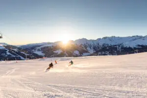 Skifahren-Sonnenaufgang-Gerlos_edited